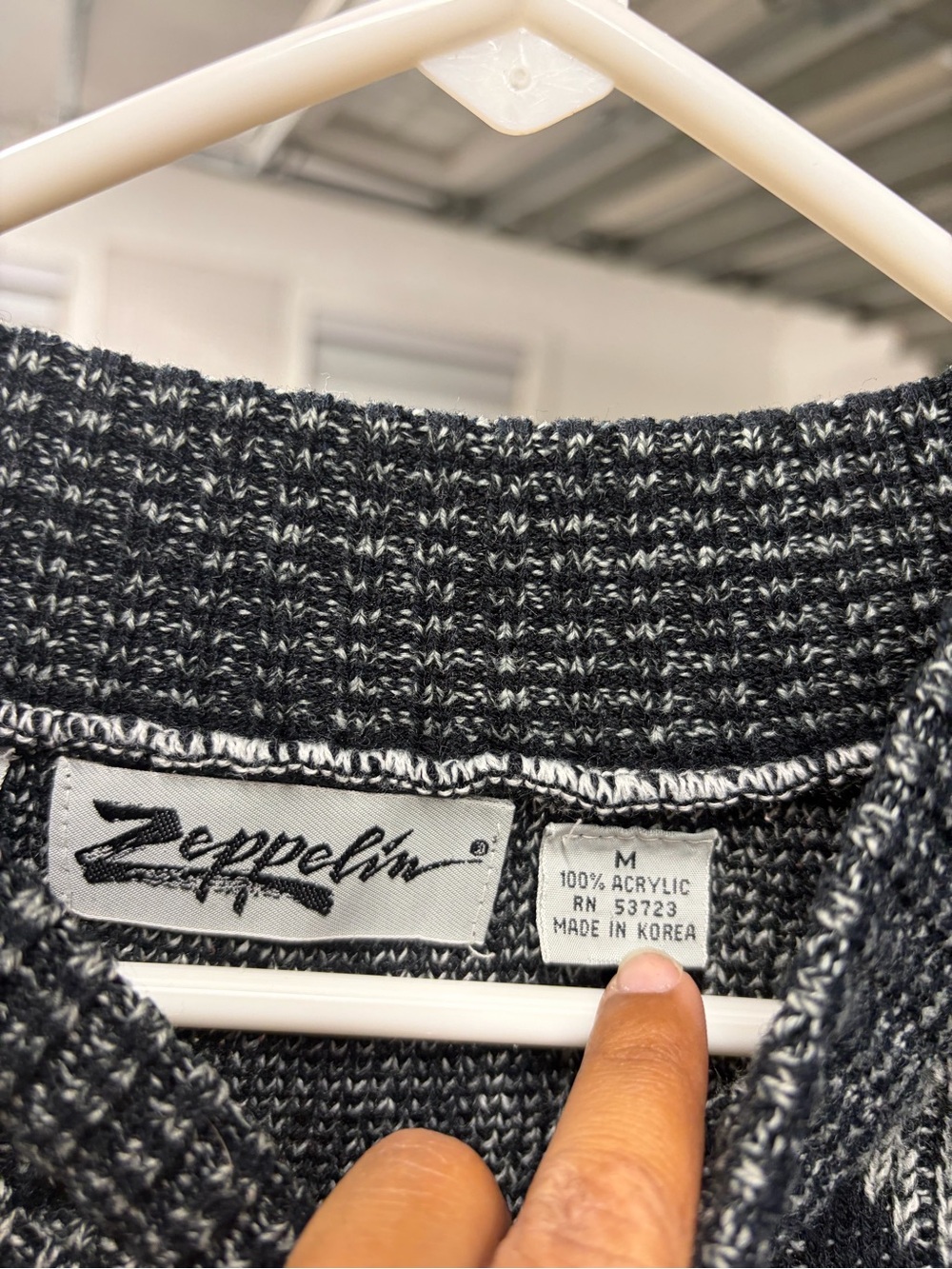 Vintage Zeppelin Black Gray Abstract Knit Sweater Size Medium Made in Korea - Picture 2 of 3
